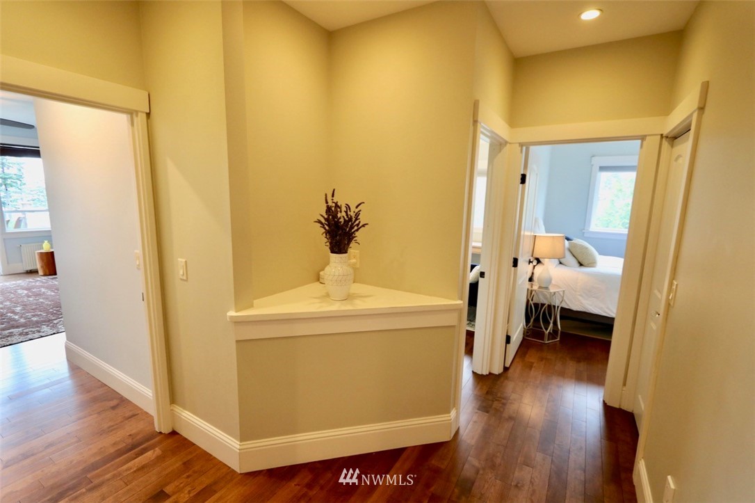 530 Briar Road Bellingham, WA 98225 - Photo 16 of 40 a view of bathroom with tub and wooden floor