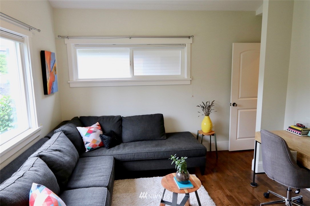 530 Briar Road Bellingham, WA 98225 - Photo 19 of 40 a living room with furniture wooden floor and a window