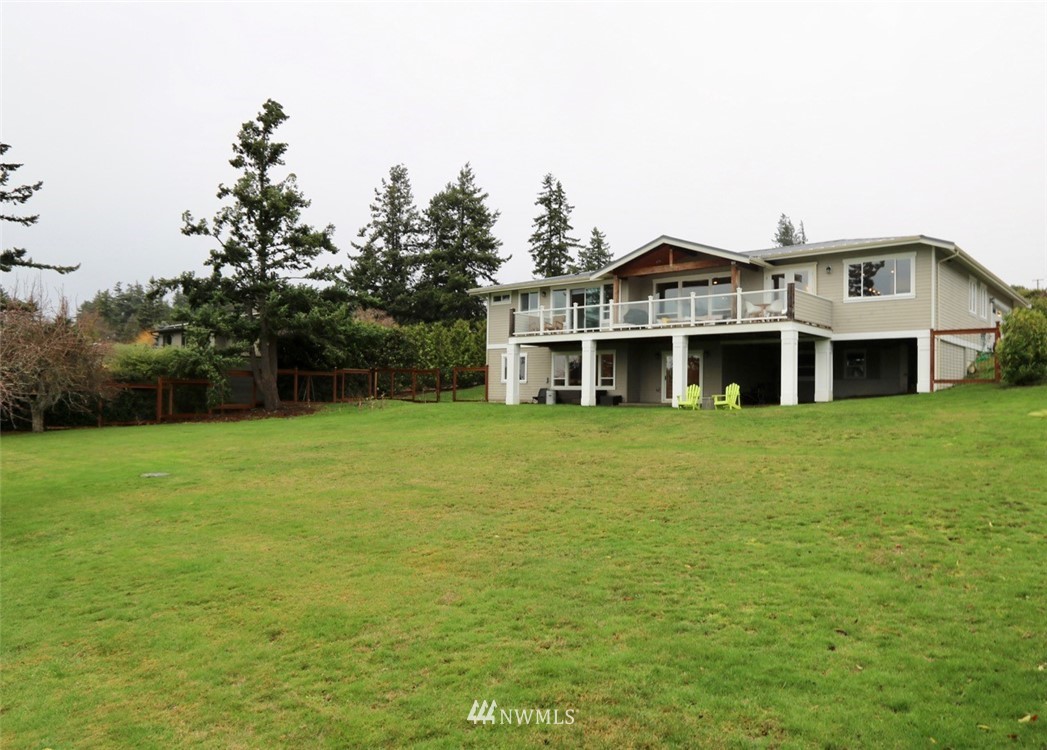 530 Briar Road Bellingham, WA 98225 - Photo 35 of 40 a front view of a house with a garden