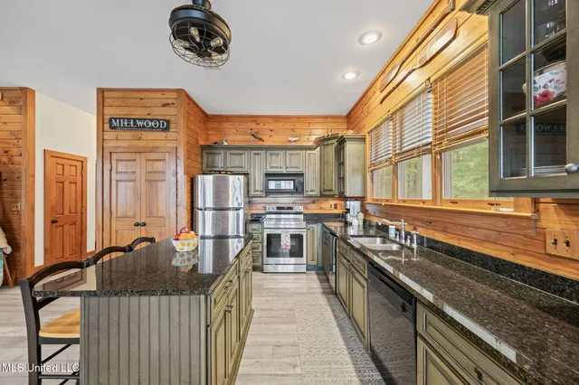 $240,000 | 10888 Glen Cairn Cove, Hernando, MS 38632