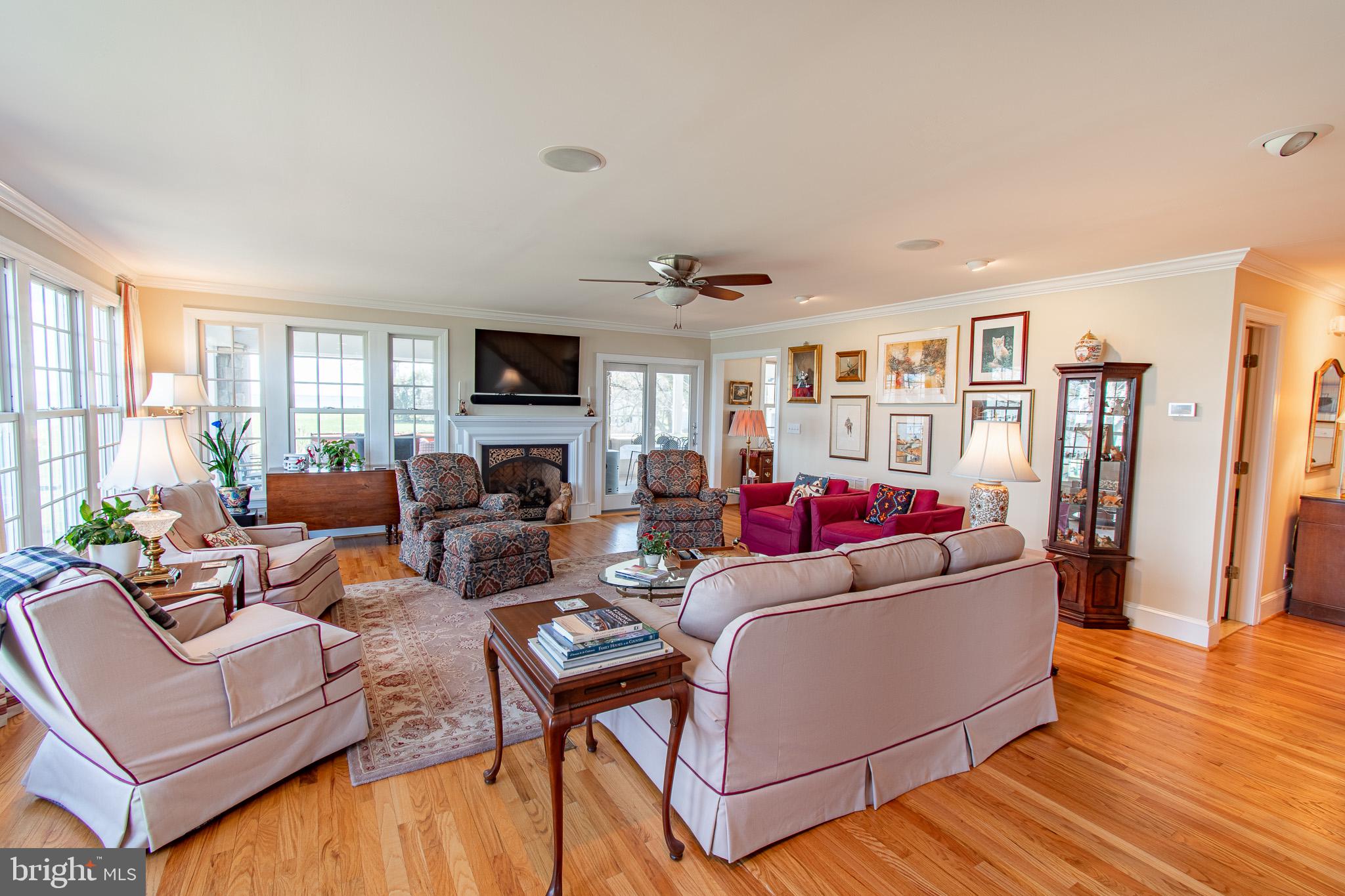 5995 Elston Shore Road Neavitt, MD 21652 - Photo 12 of 42 Bright and inviting living space.