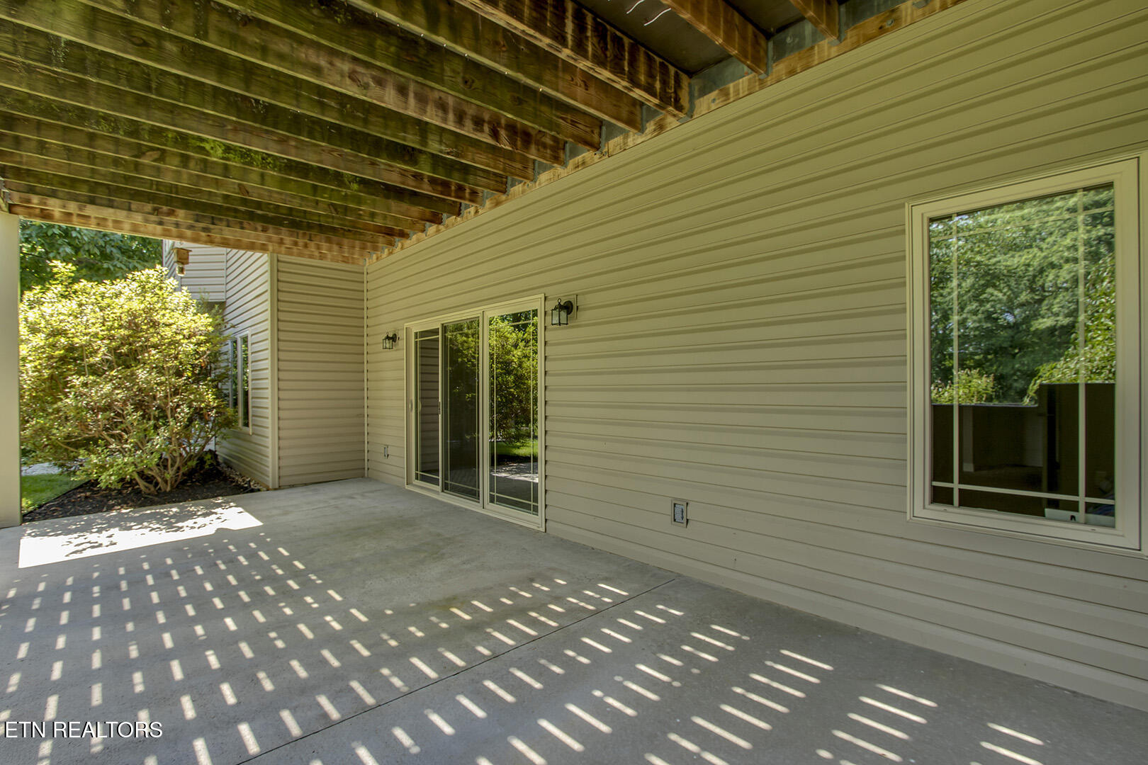 118 Daleyuhski Way Loudon, TN 37774 - Photo 46 of 60 46_118 Daleyuhski Trace_CoveredPatio02