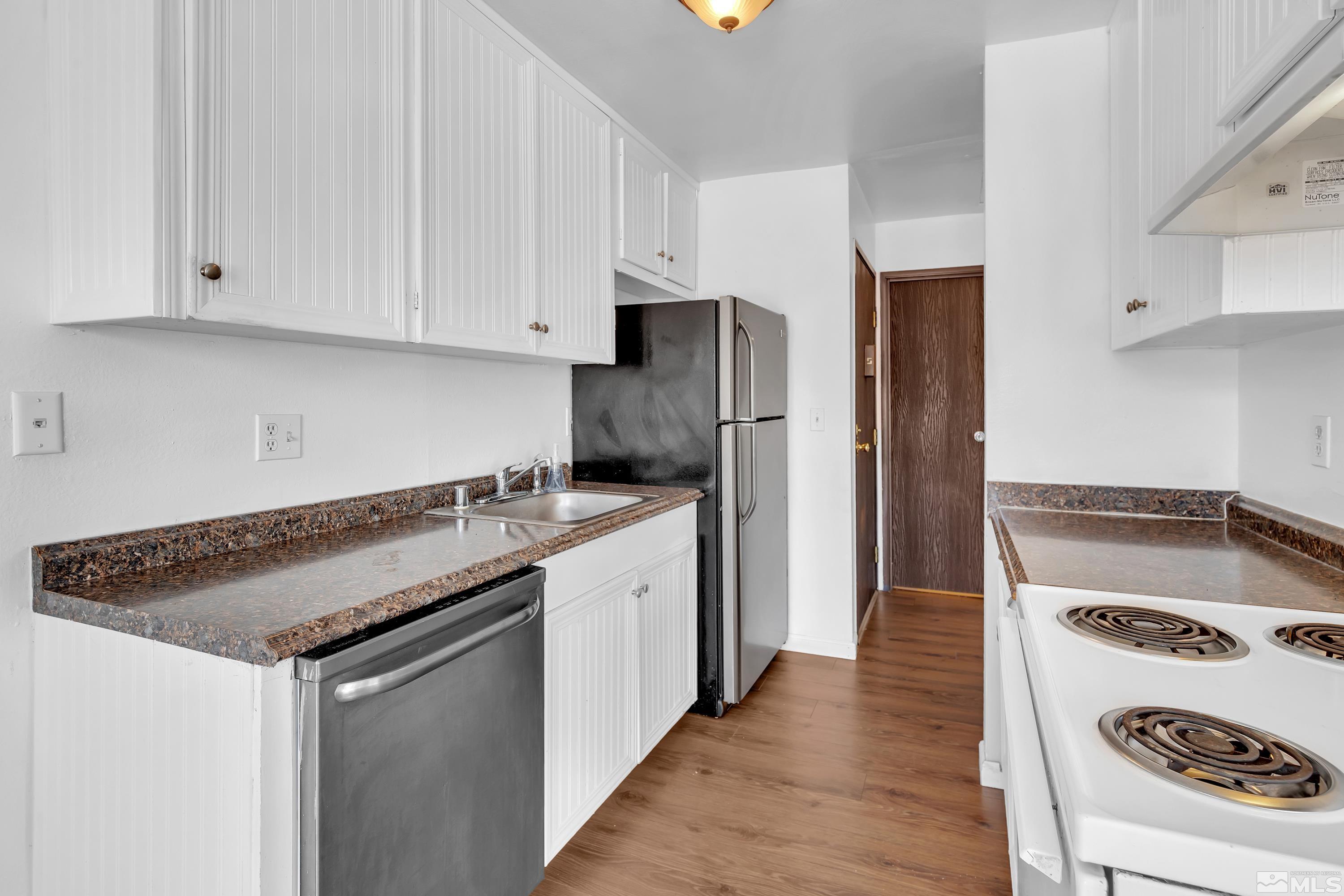 4606 Neil Road, Unit 202 Reno, NV 89502 - Photo 6 of 28 Photo 6