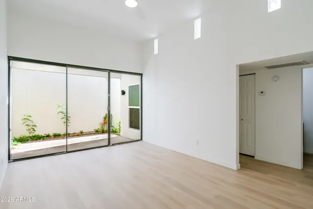 $2,150 | 16041 North 31st Street, Unit 12, Phoenix, AZ 85032