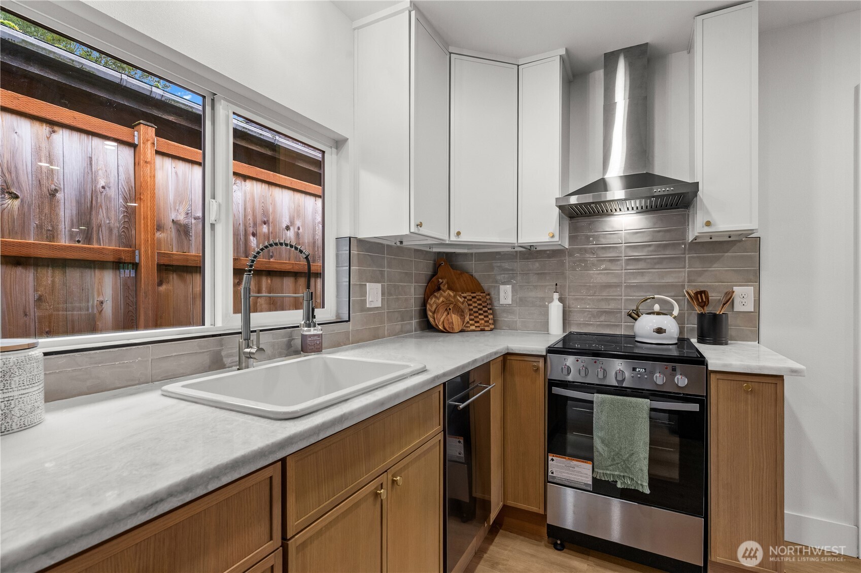 1604 Northwest 70th Street Seattle, WA 98117 - Photo 14 of 38