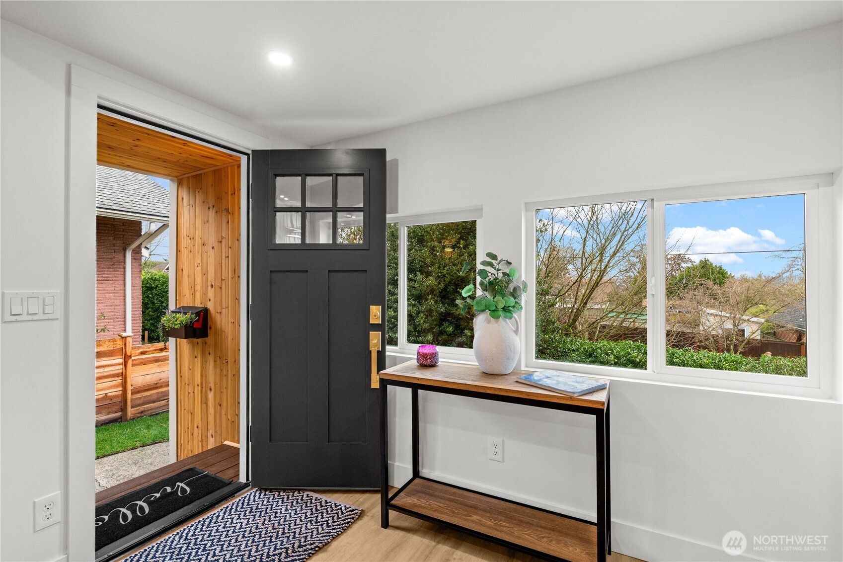 1604 Northwest 70th Street Seattle, WA 98117 - Photo 3 of 38