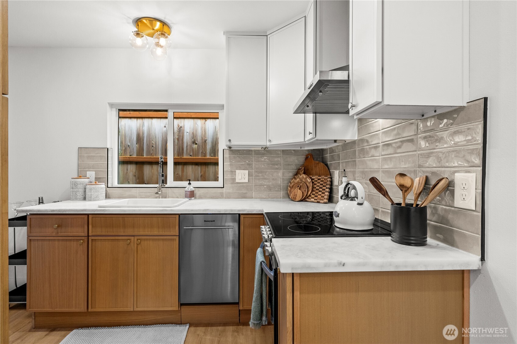 1604 Northwest 70th Street Seattle, WA 98117 - Photo 9 of 38