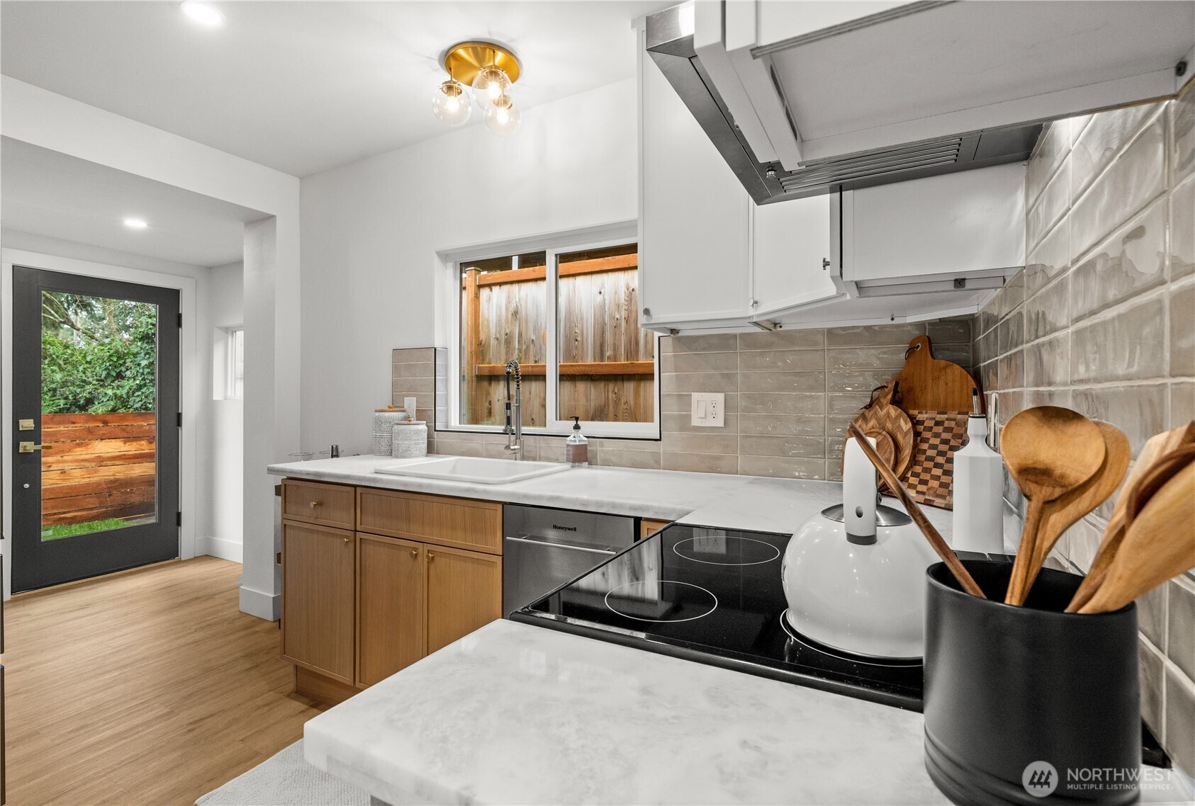 1604 Northwest 70th Street Seattle, WA 98117 - Photo 10 of 38