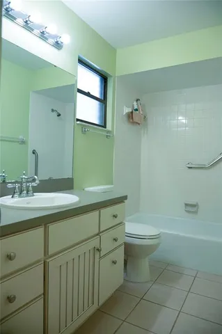 $228,900 | 446 Lake Carolyn Circle, Lakeland, FL 33813