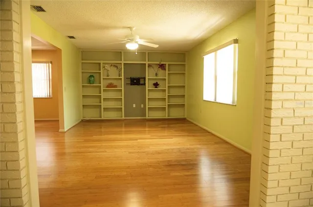 $228,900 | 446 Lake Carolyn Circle, Lakeland, FL 33813