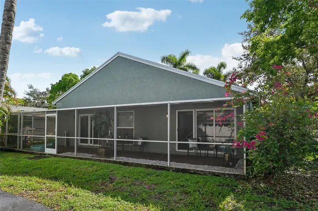 $528,999 | 10681 Lago Welleby Drive, Sunrise, FL 33351