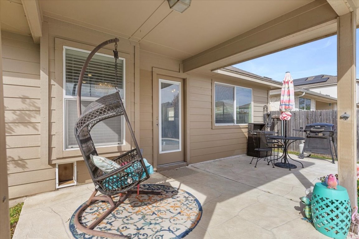 12500 Timber Heights Drive Austin, TX 78754 - Photo 26 of 31 a living room with a couch