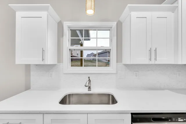 $389,900 | 906 Inverness Lane, Clarksville, TN 37043