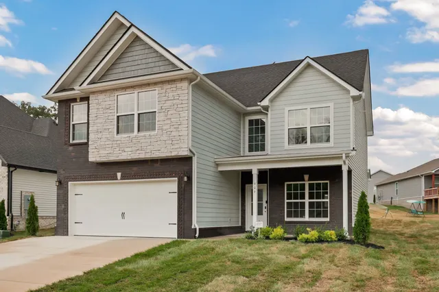 $389,900 | 906 Inverness Lane, Clarksville, TN 37043