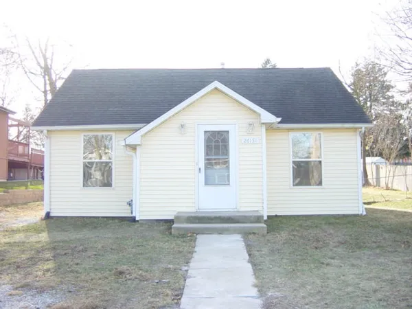 $225,000 | 26151 West Ingleside Avenue, Ingleside, IL 60041