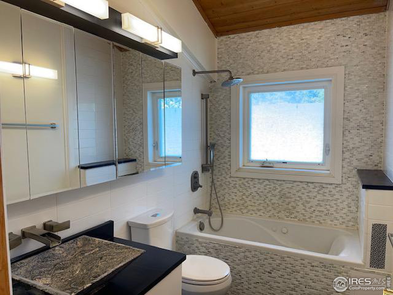 1820 Lazy Z Road Nederland, CO 80466 - Photo 16 of 27 Upstairs bathroom