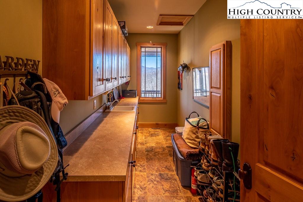 612 Bear Cubs Trail Boone, NC 28607 - Photo 32 of 37 a hallway with a view of living room