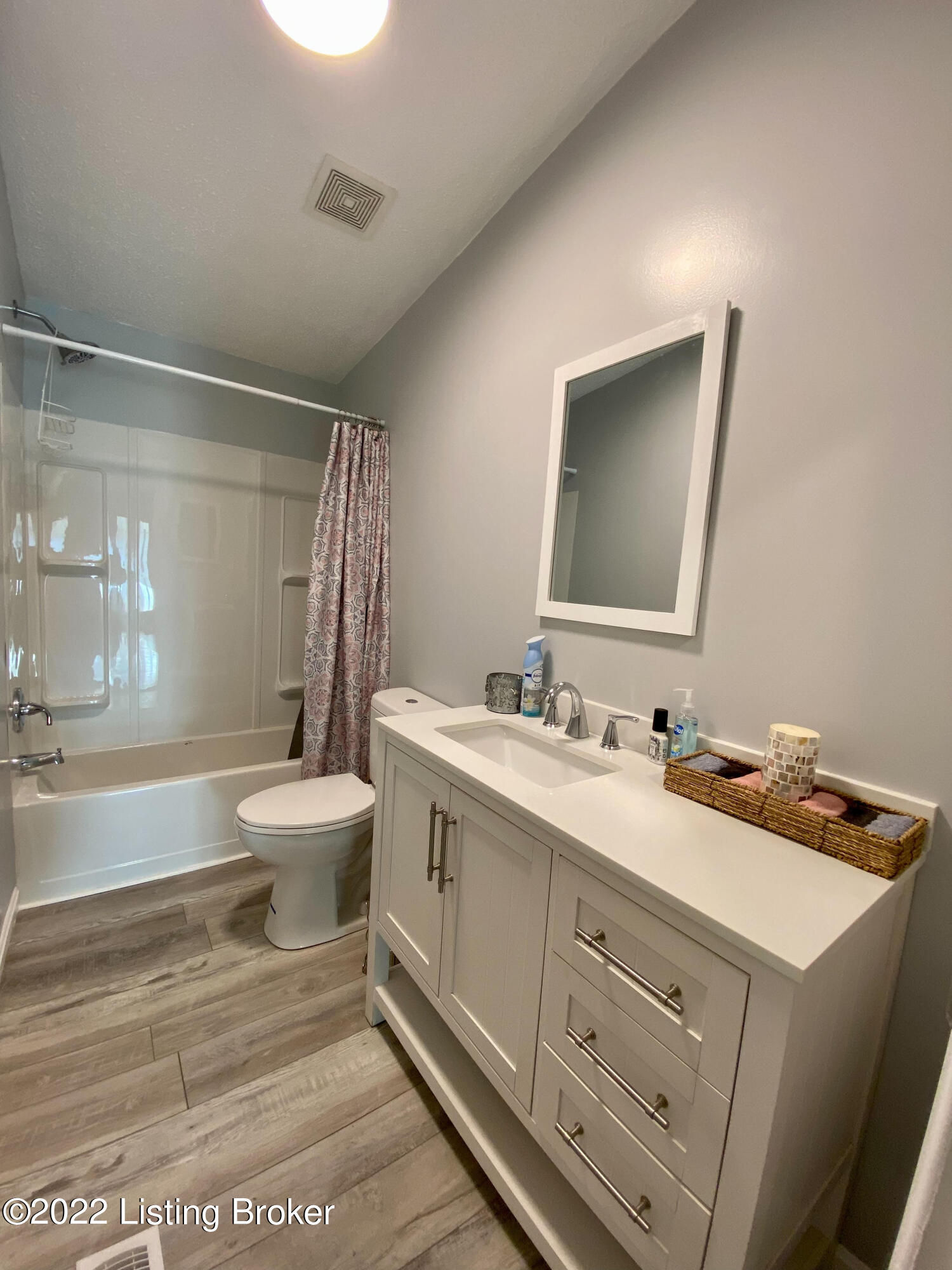 242 Sycamore Trace Road Elizabethtown, KY 42701 - Photo 26 of 37 Full Bath