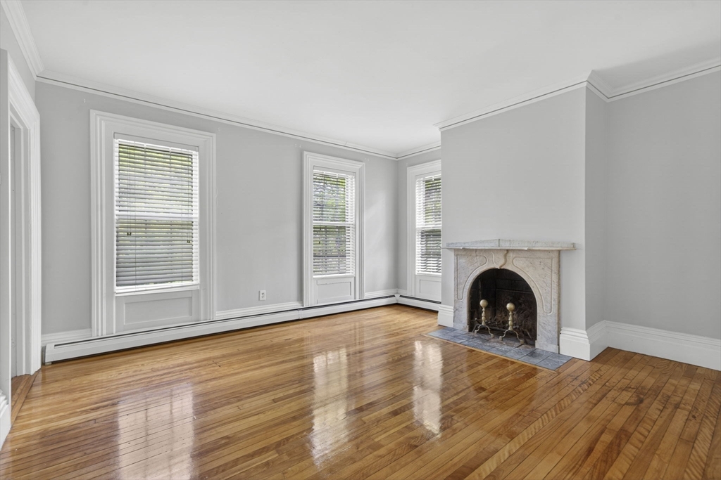 12 Crown Street Worcester, MA 01609 - Photo 17 of 42