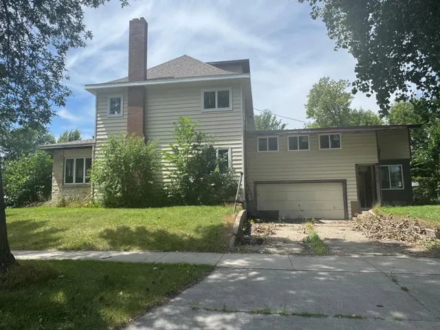 $79,000 | 121 East 7th Street, Crookston, MN 56716