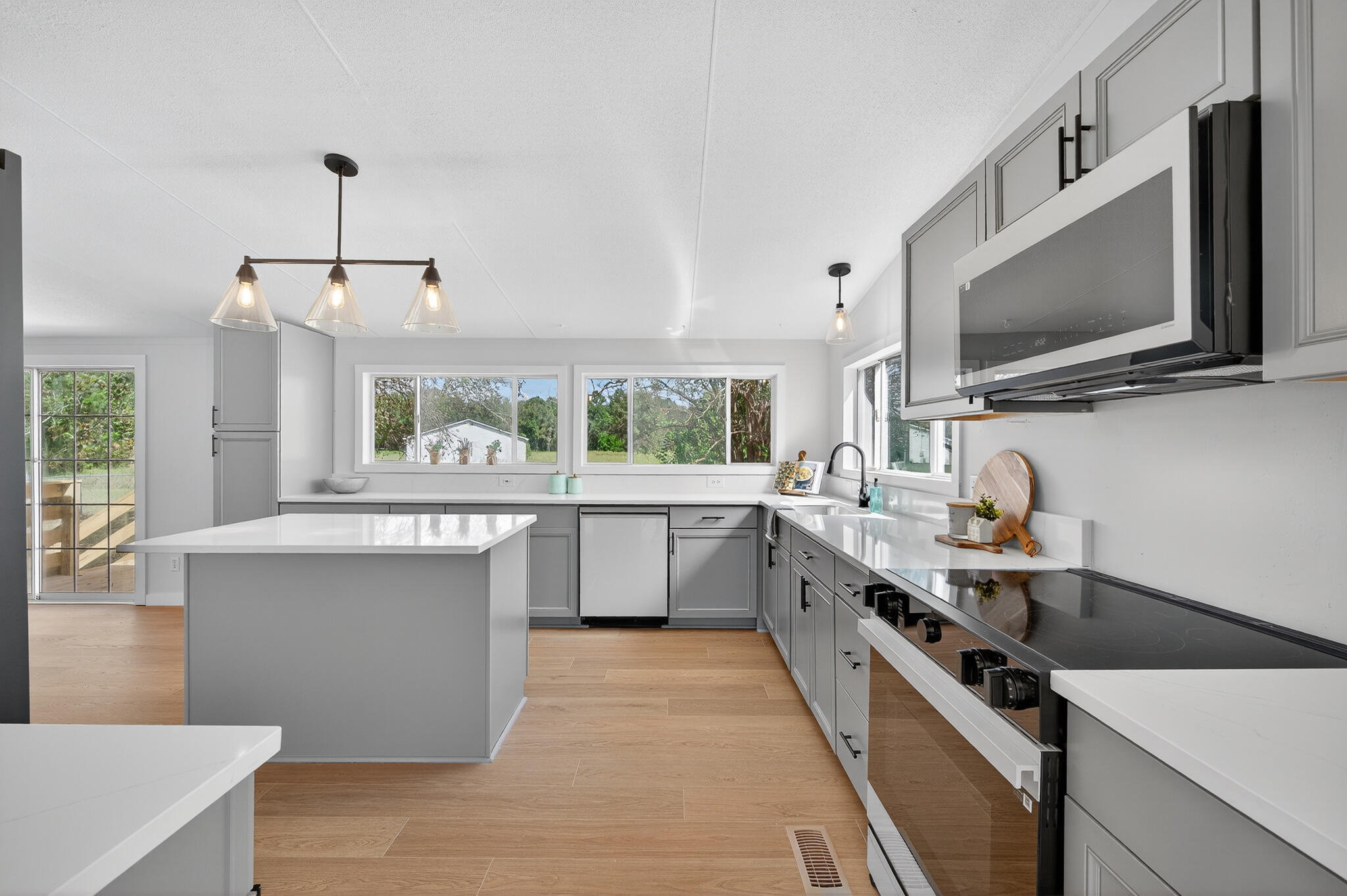 643 East Main Street Harleyville, SC 29448 - Photo 5 of 23 004_MOD_3213