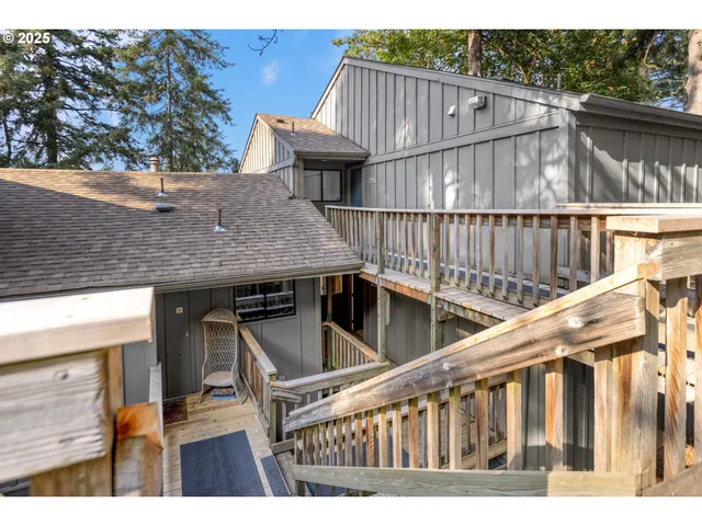 $295,000 | 223 Trailside Loop, Eugene, OR 97405
