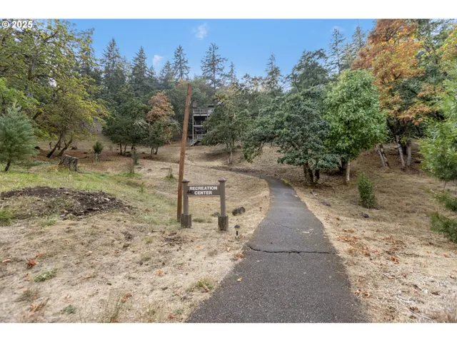$295,000 | 223 Trailside Loop, Eugene, OR 97405