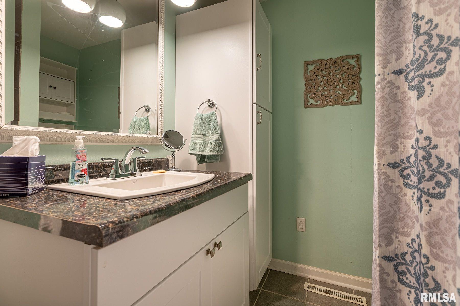 2990 Market Road Marion, IL 62959 - Photo 22 of 46 Gallery Image 22