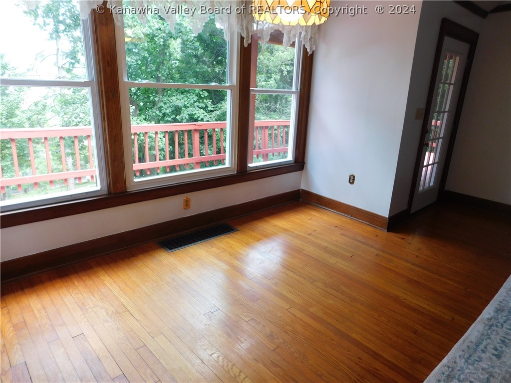 6831 Winfield Road Winfield, WV 25213 - Photo 6 of 23 Gallery Image 6