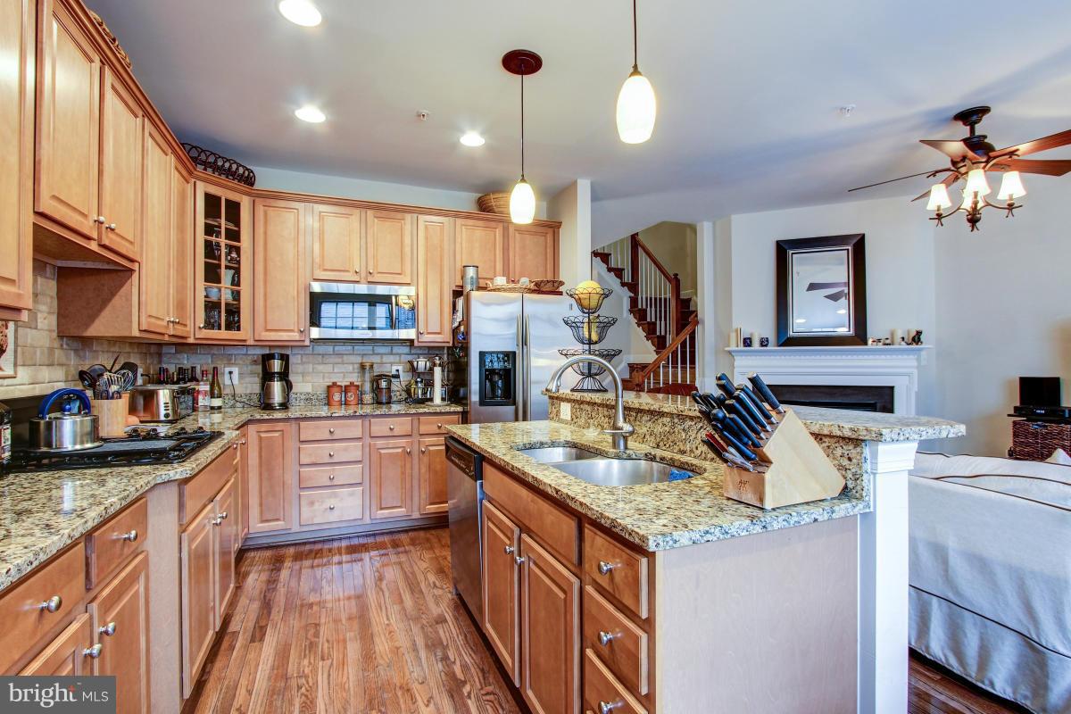 725 Ridgemont Avenue Rockville, MD 20850 - Photo 11 of 29 Granite Counters Stainless Steel Appliances
