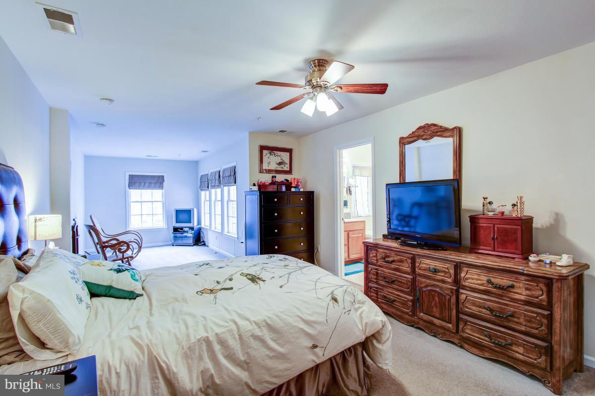 725 Ridgemont Avenue Rockville, MD 20850 - Photo 19 of 29 Bedroom (Master)