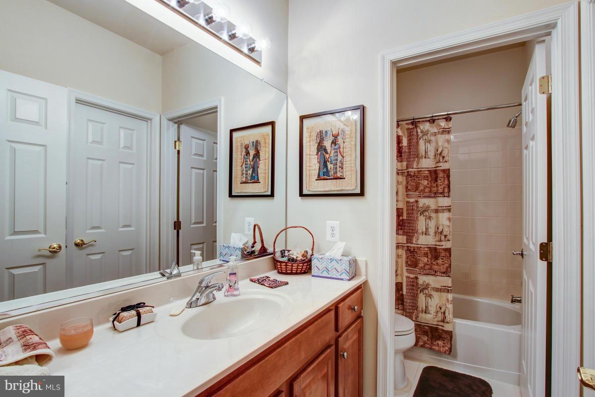 725 Ridgemont Avenue Rockville, MD 20850 - Photo 24 of 29 Bath