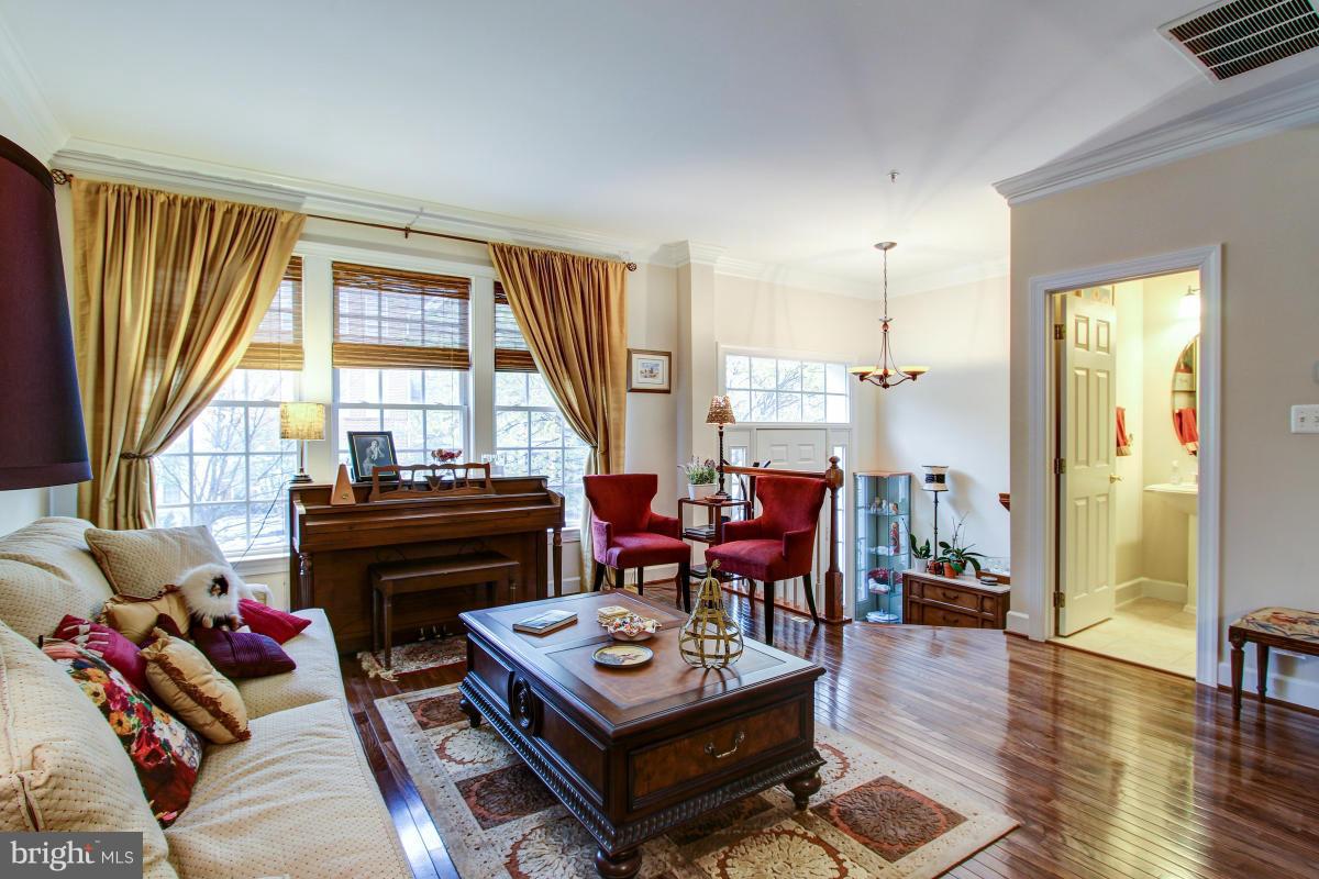 725 Ridgemont Avenue Rockville, MD 20850 - Photo 4 of 29 Living Room