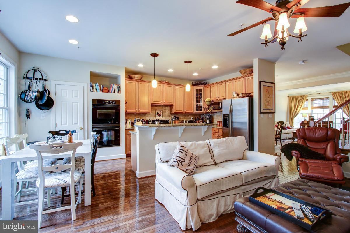 725 Ridgemont Avenue Rockville, MD 20850 - Photo 8 of 29 Family Room/Kitchen