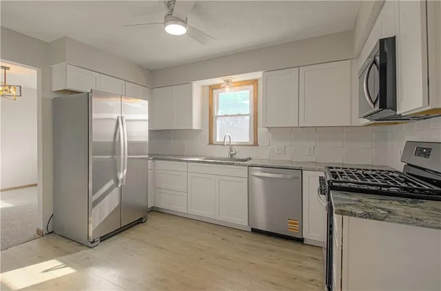 $350,000 | 24475 West 83rd Street, Lenexa, KS 66227