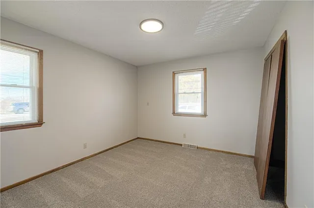 $350,000 | 24475 West 83rd Street, Lenexa, KS 66227