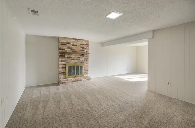 $350,000 | 24475 West 83rd Street, Lenexa, KS 66227