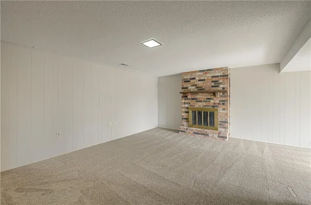 $350,000 | 24475 West 83rd Street, Lenexa, KS 66227