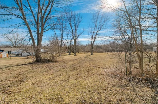 $350,000 | 24475 West 83rd Street, Lenexa, KS 66227