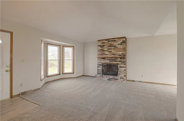 $350,000 | 24475 West 83rd Street, Lenexa, KS 66227