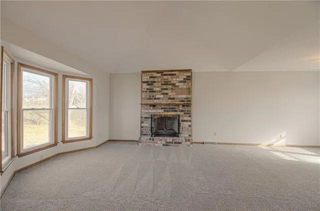 $350,000 | 24475 West 83rd Street, Lenexa, KS 66227