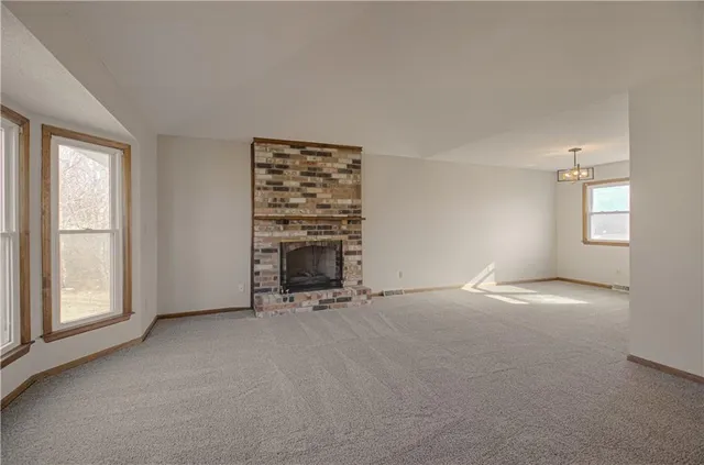 $350,000 | 24475 West 83rd Street, Lenexa, KS 66227