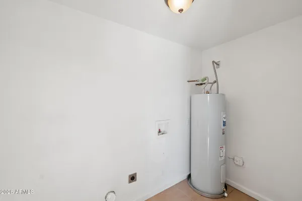 $2,000 | 8137 West Trafalgar Avenue, Phoenix, AZ 85033