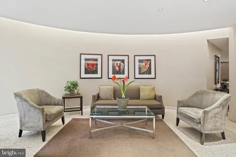 $480,000 | 4101 Cathedral Avenue Northwest, Unit 711, Washington, DC 20016