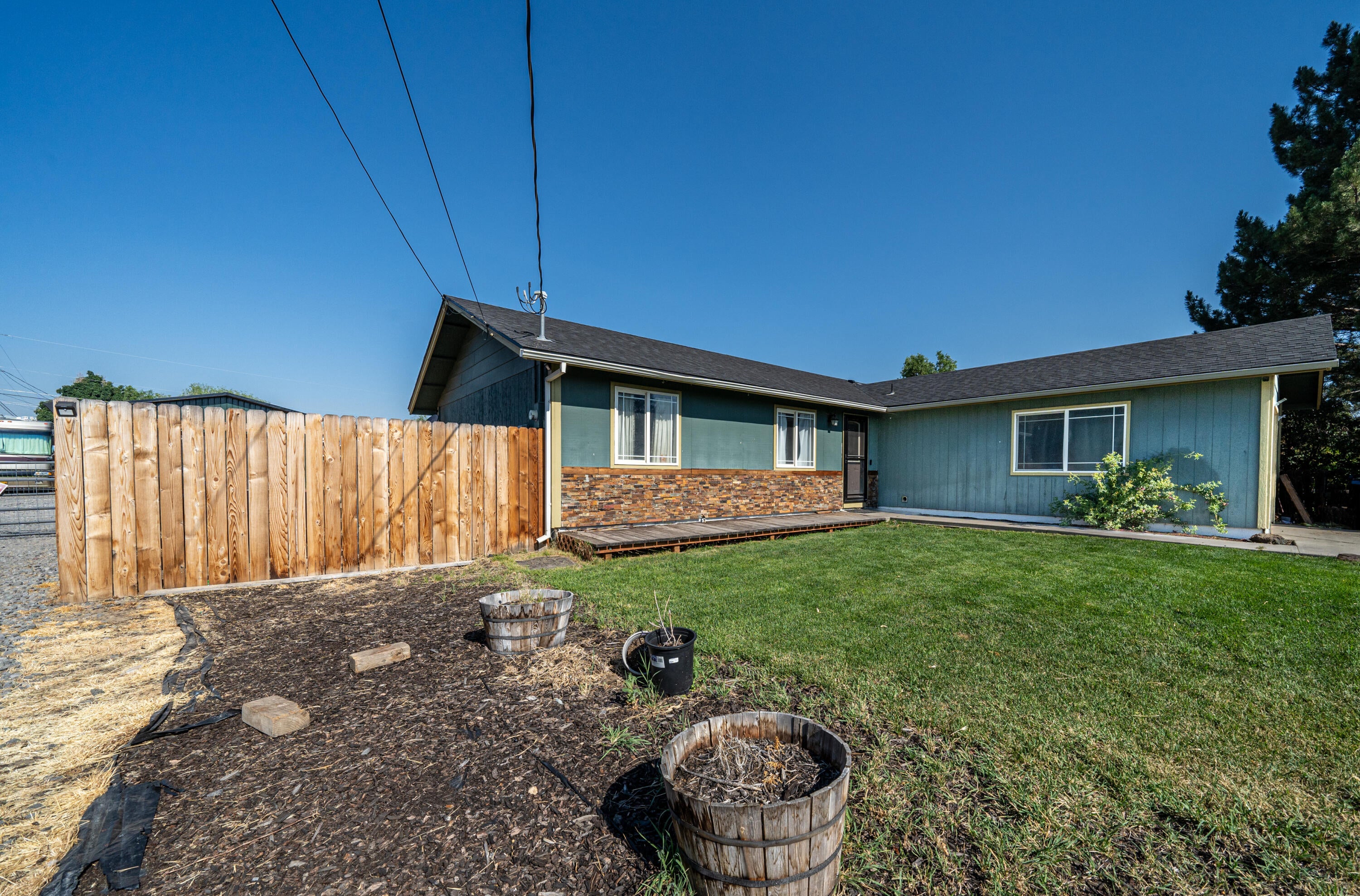 649 Southwest 33rd Street Redmond, OR 97756 - Photo 2 of 30 Front 2