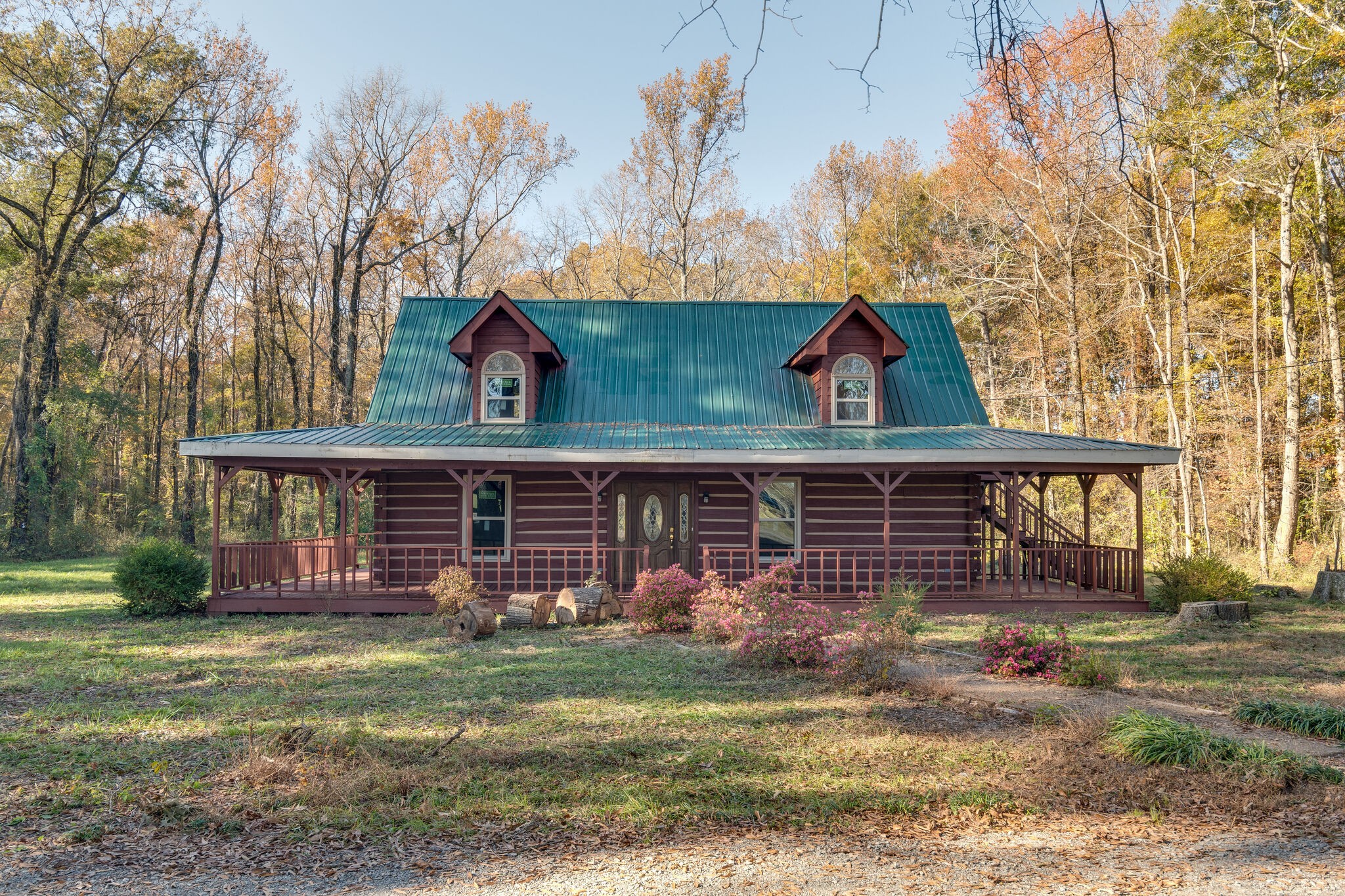 409 Elora Road Elora, TN 37328 - Photo 4 of 25 front view of a house with a yard