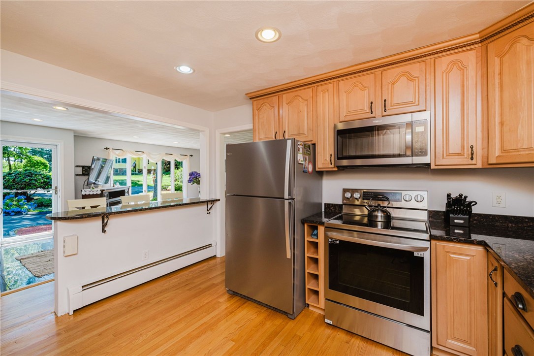 22 Oakview Terrace Glocester, RI 02857 - Photo 7 of 36