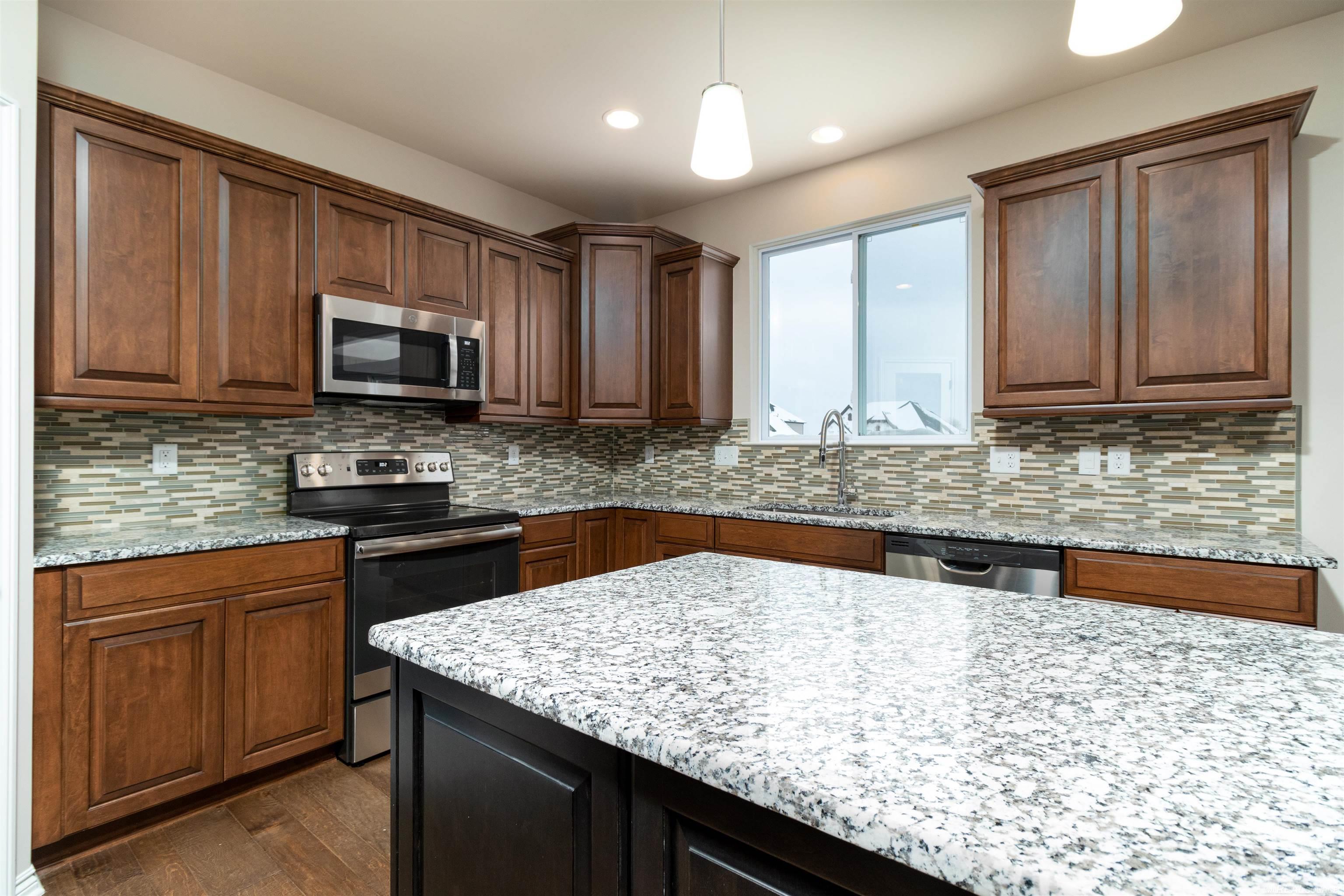 16844 Kentfield Road Macomb, MI 48044 - Photo 15 of 30 Kitchen