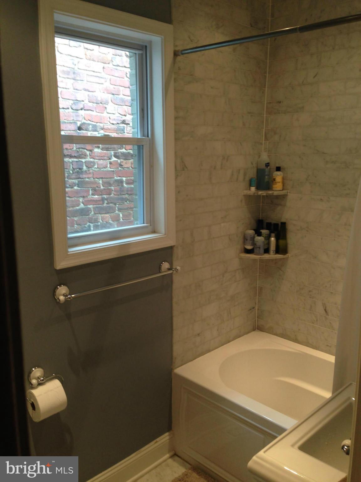 448 R Street Northwest Washington, DC 20001 - Photo 6 of 7 Full Bathroom