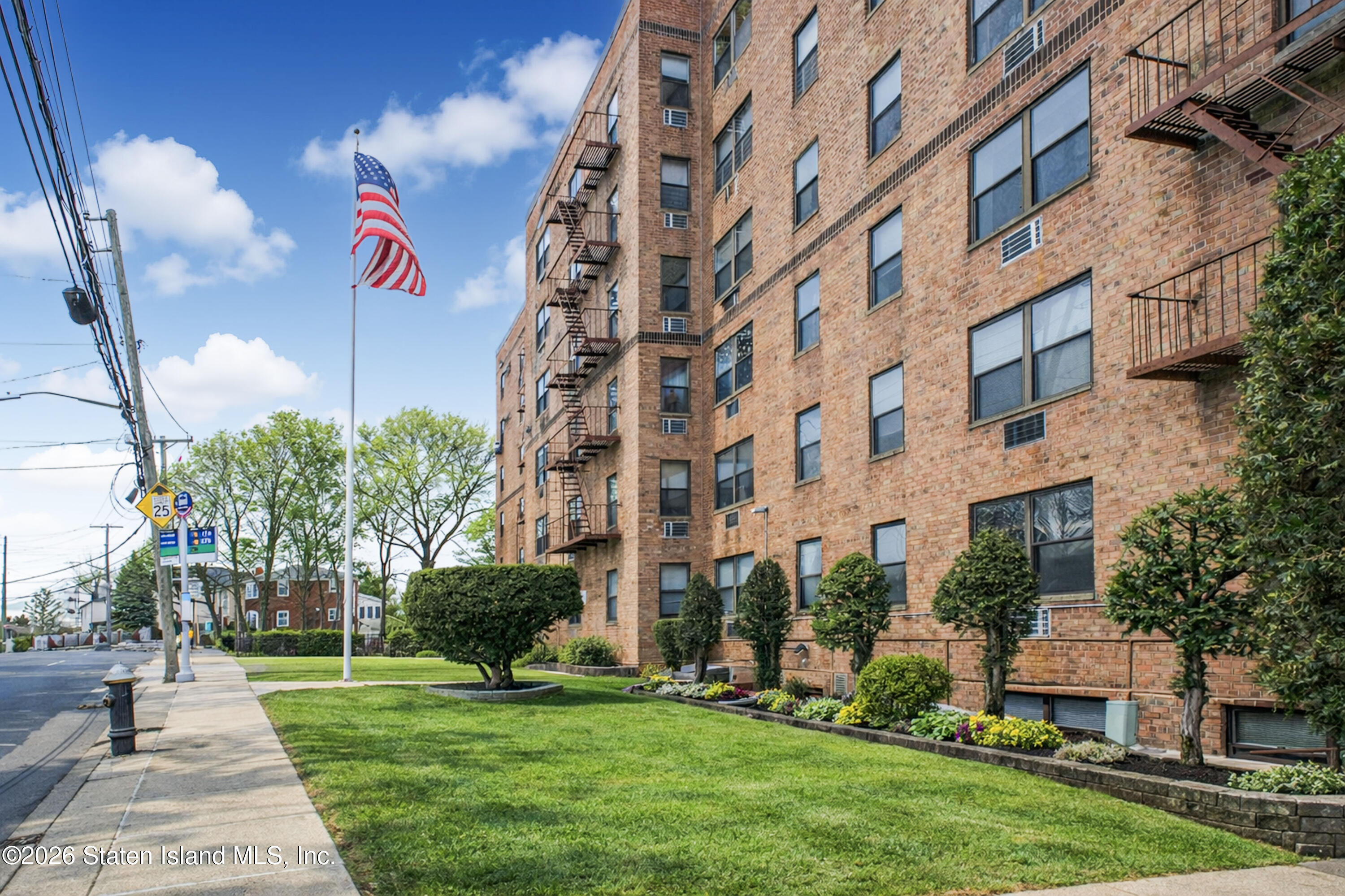 1160 Richmond Road, Unit 4G Staten Island, NY 10304 - Photo 2 of 14 a front view of a building